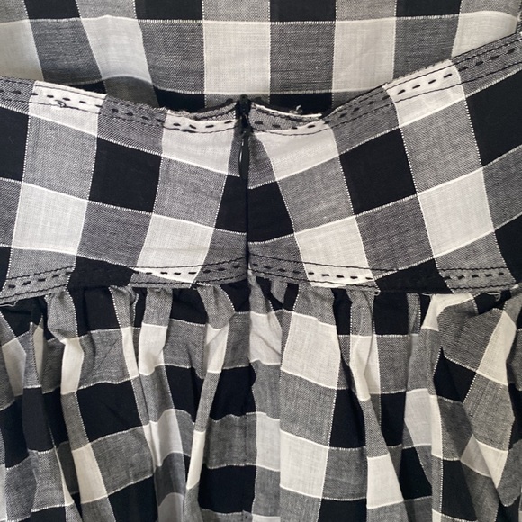 “Dex” gingham peplum top; size small ( ties at shoulders with back zipper)small - Picture 6 of 6